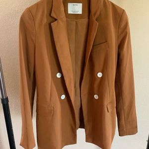 Bershka burnt orange blazer with whit buttons!!